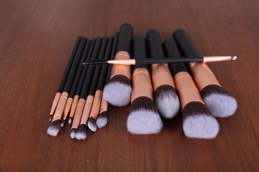 Set de 14 Brochas de Maquillaje con Mango de Madera